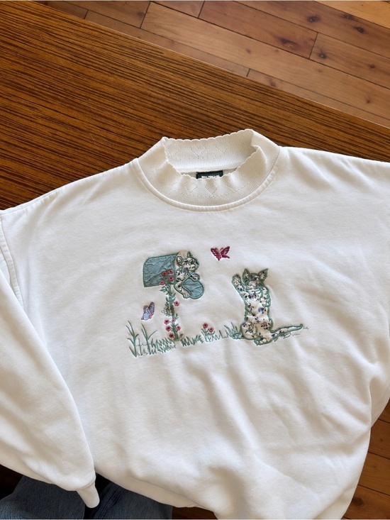 Lady Foot Locker Sweaters - Vintage Cat embroidered Sweater